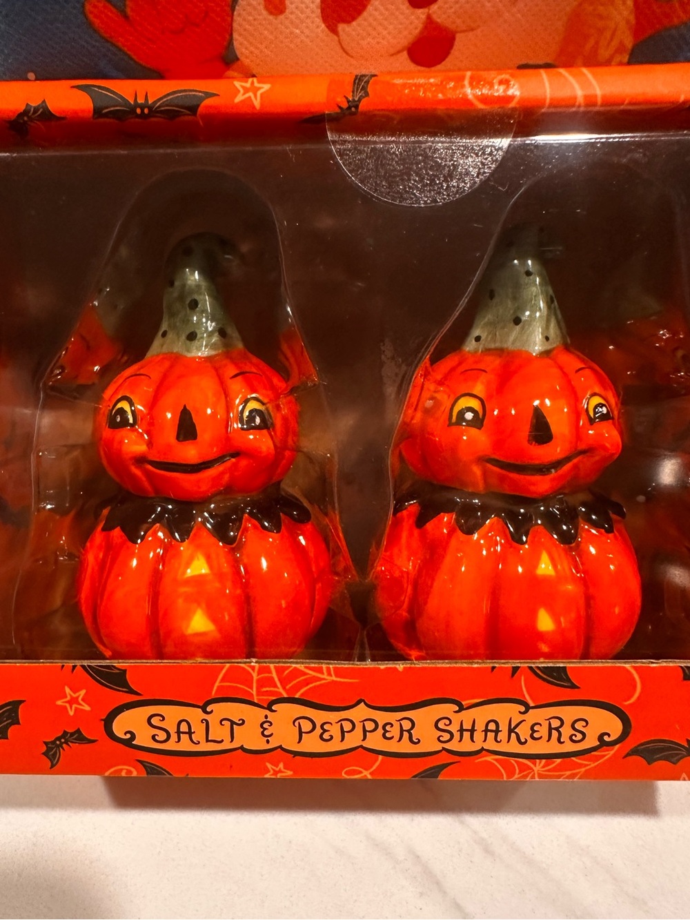 NIB Johanna Parker Halloween Pumpkin Salt and Pepper Shakers
